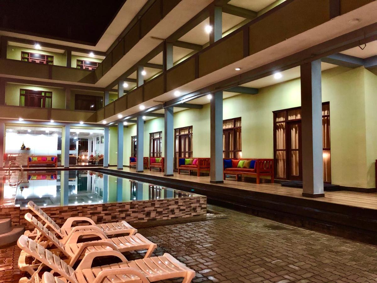 היקדואה Serenade Beach Hotel מראה חיצוני תמונה